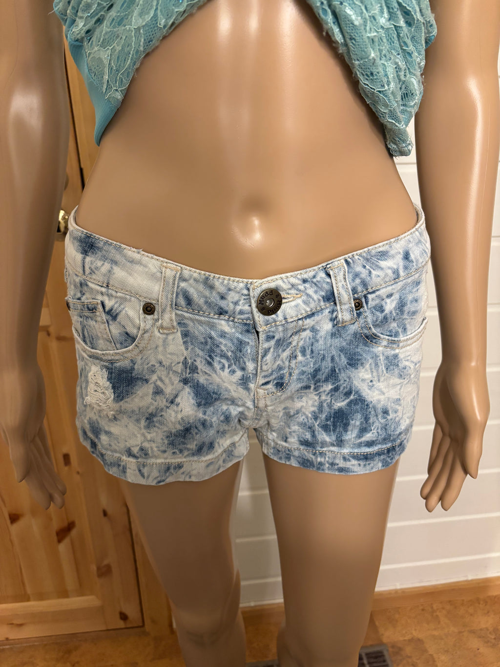 MÅLE RISE Lys Vasket Denim Shorts