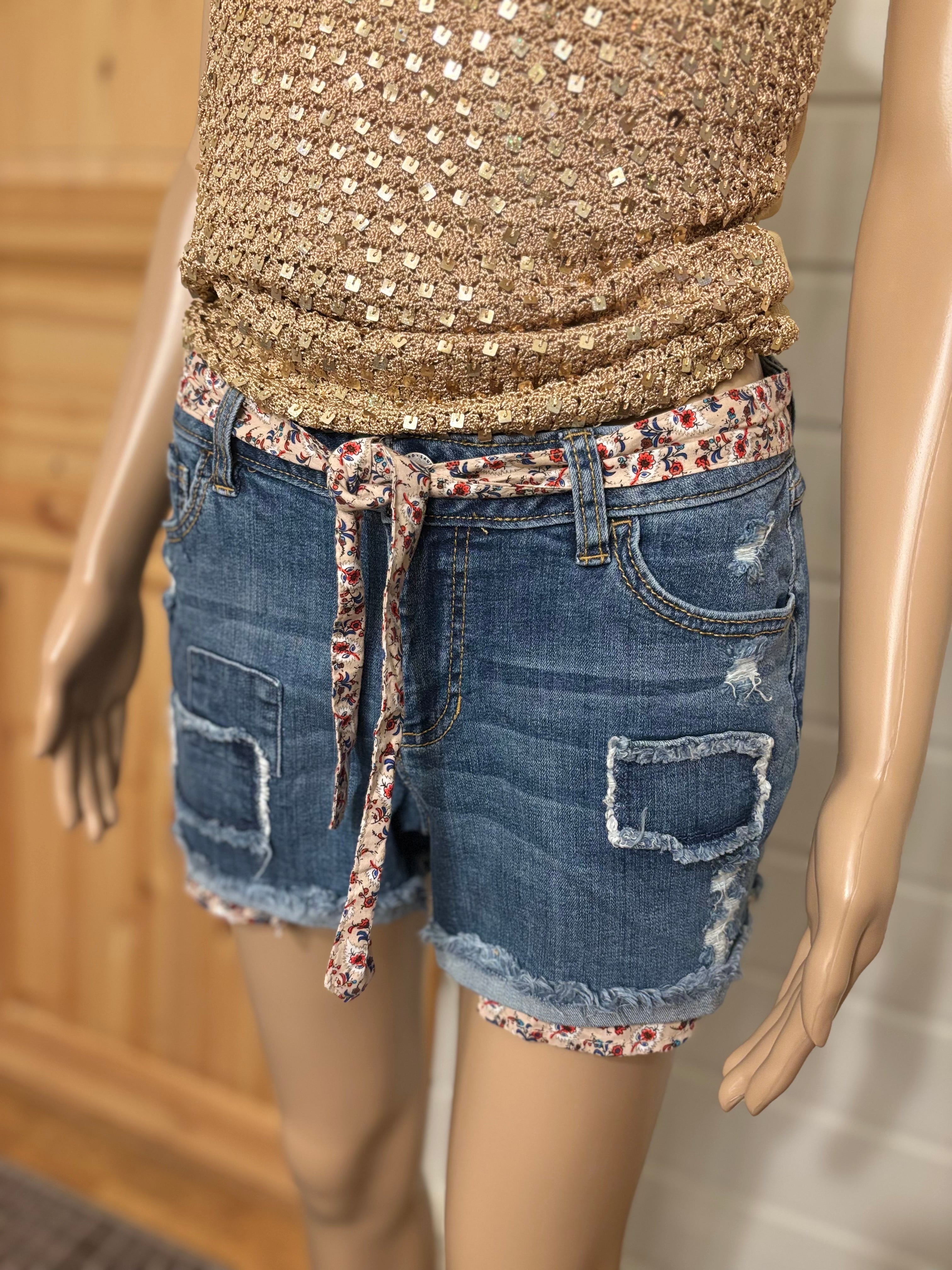 Lyseblå Denim Shorts Mørke Lommer