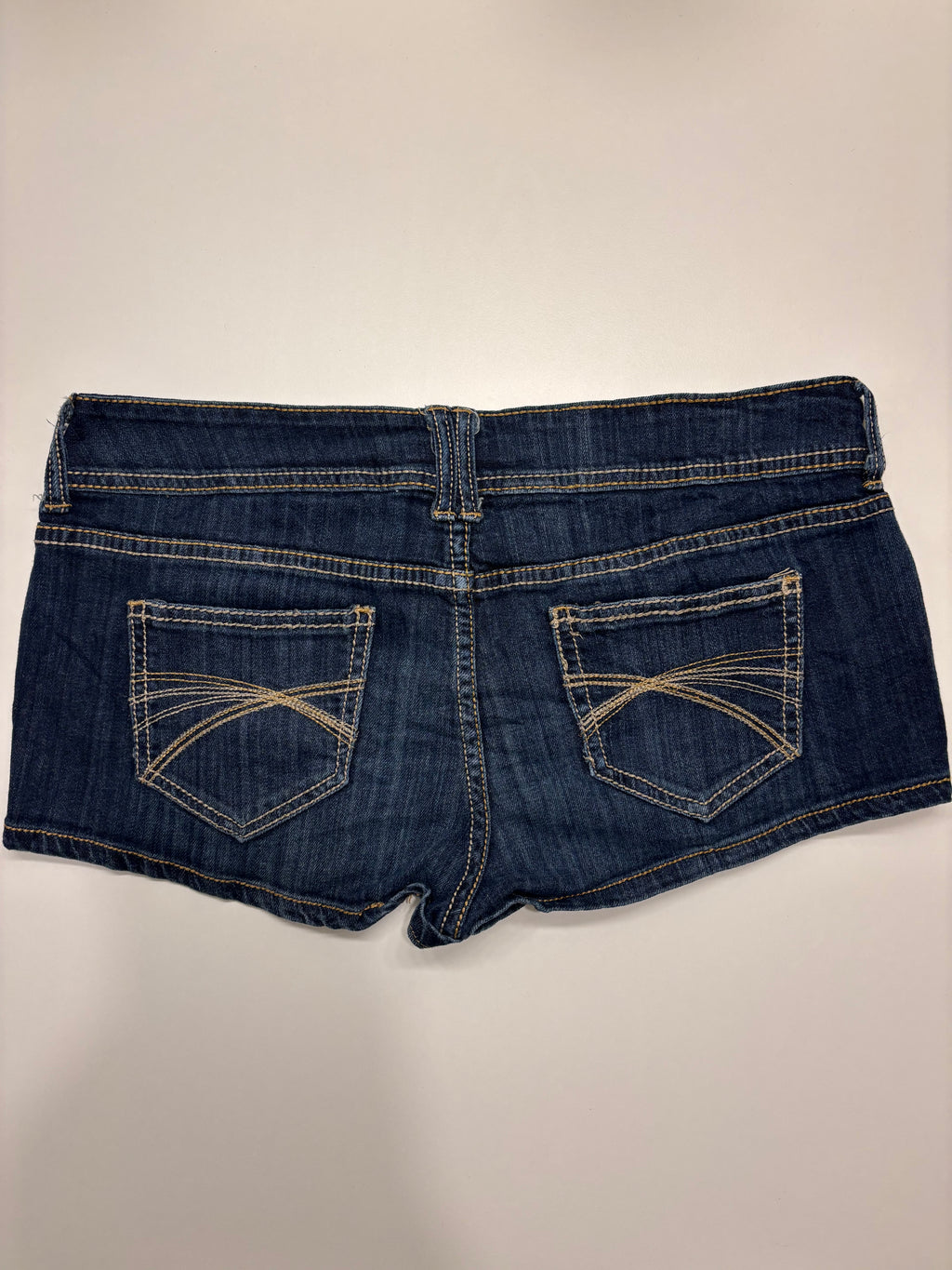 Mørkeblå Denim Shorts Broderte Lommer