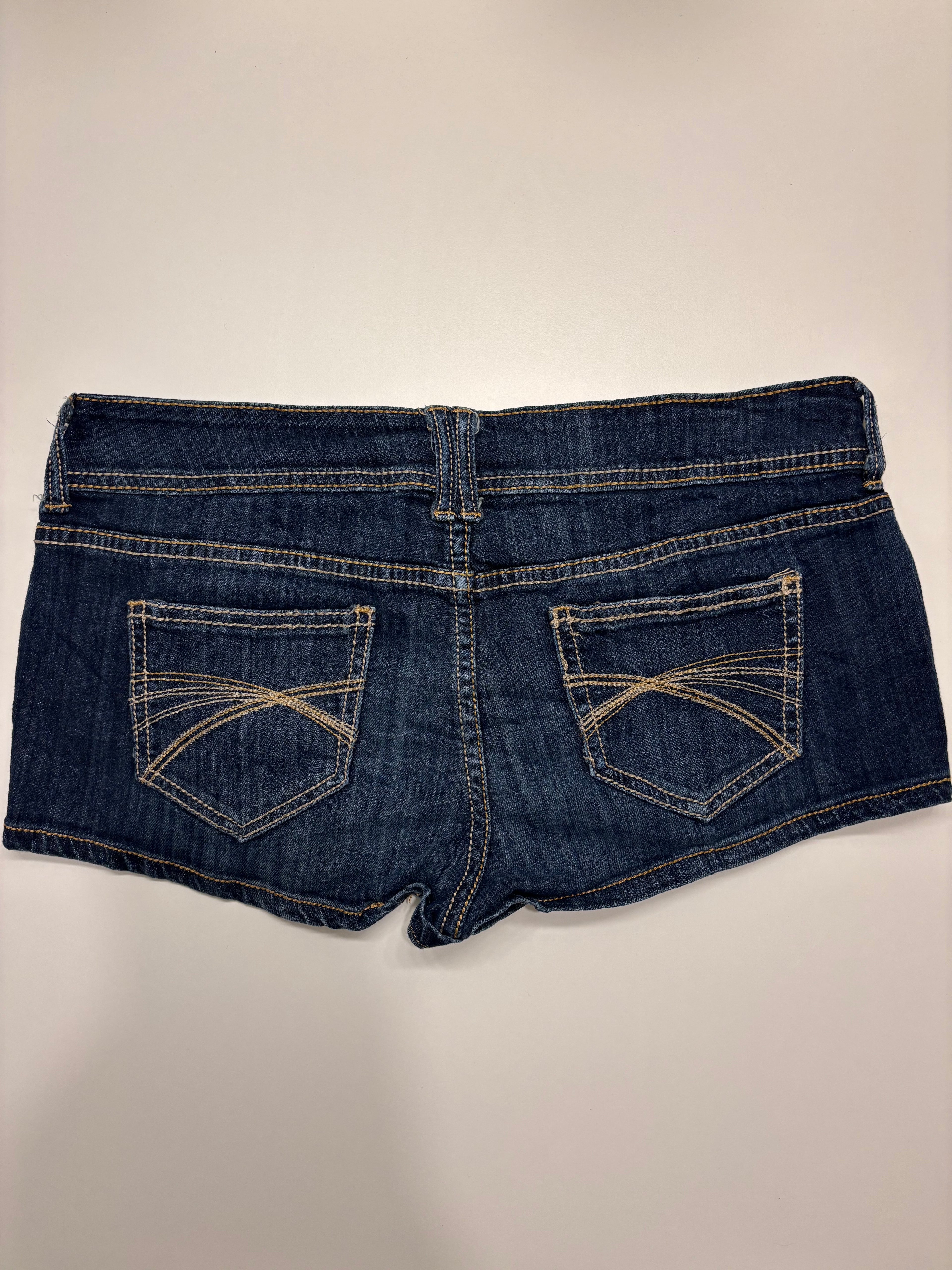 Mørkeblå Denim Shorts Broderte Lommer
