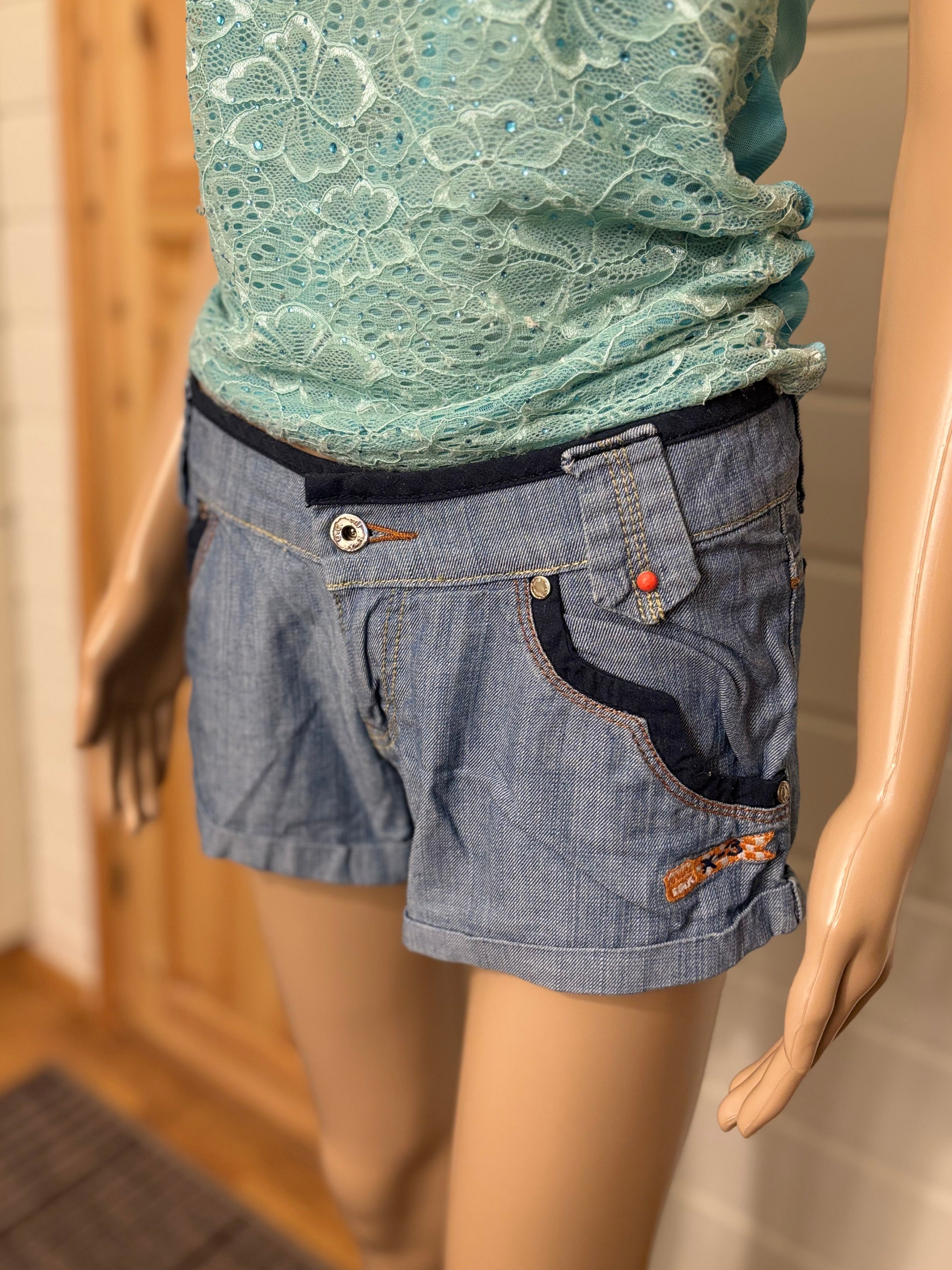 Y2K Denim Shorts Broderte Lommer