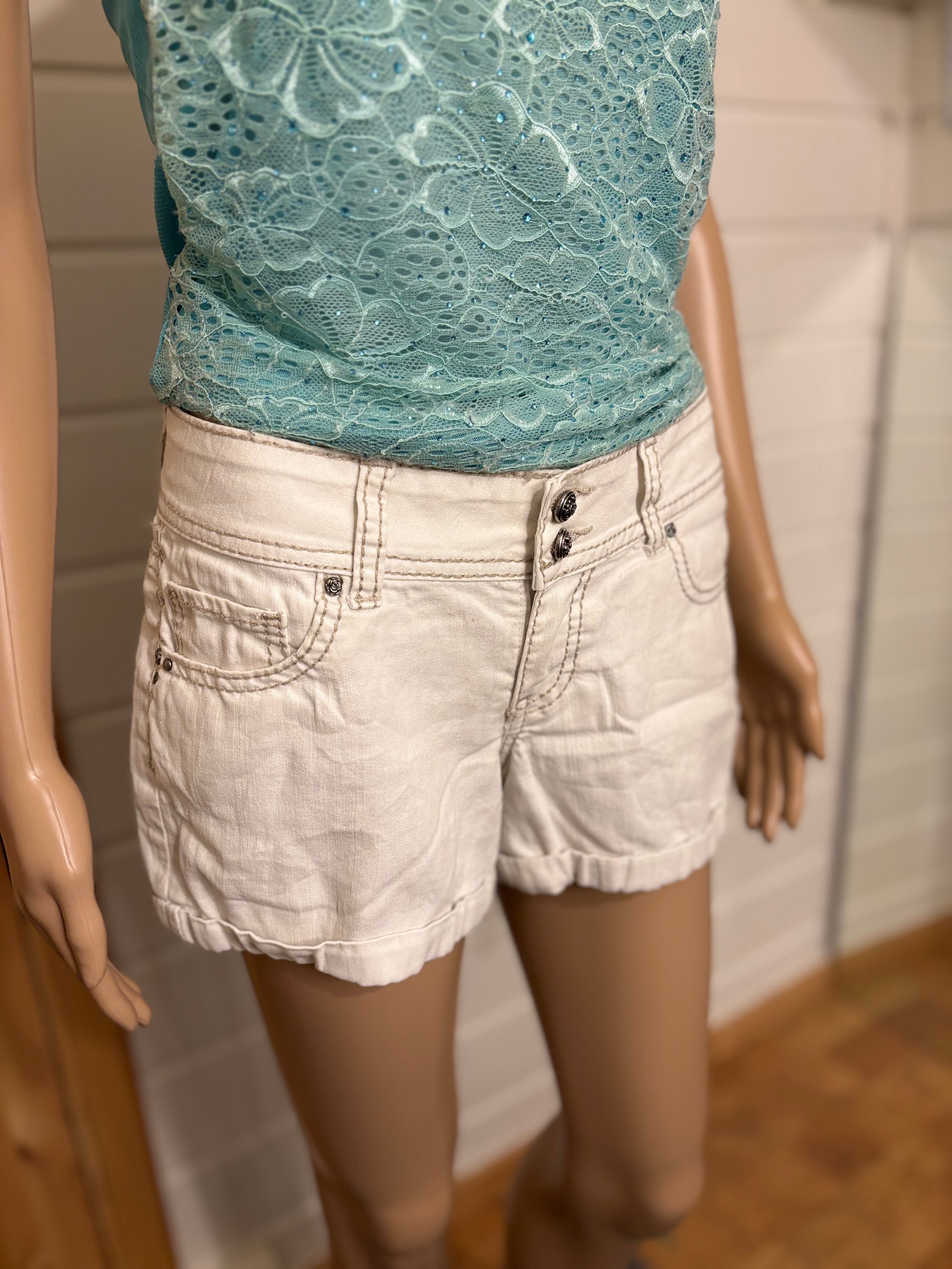 Hvit Shorts Broderte Lommer