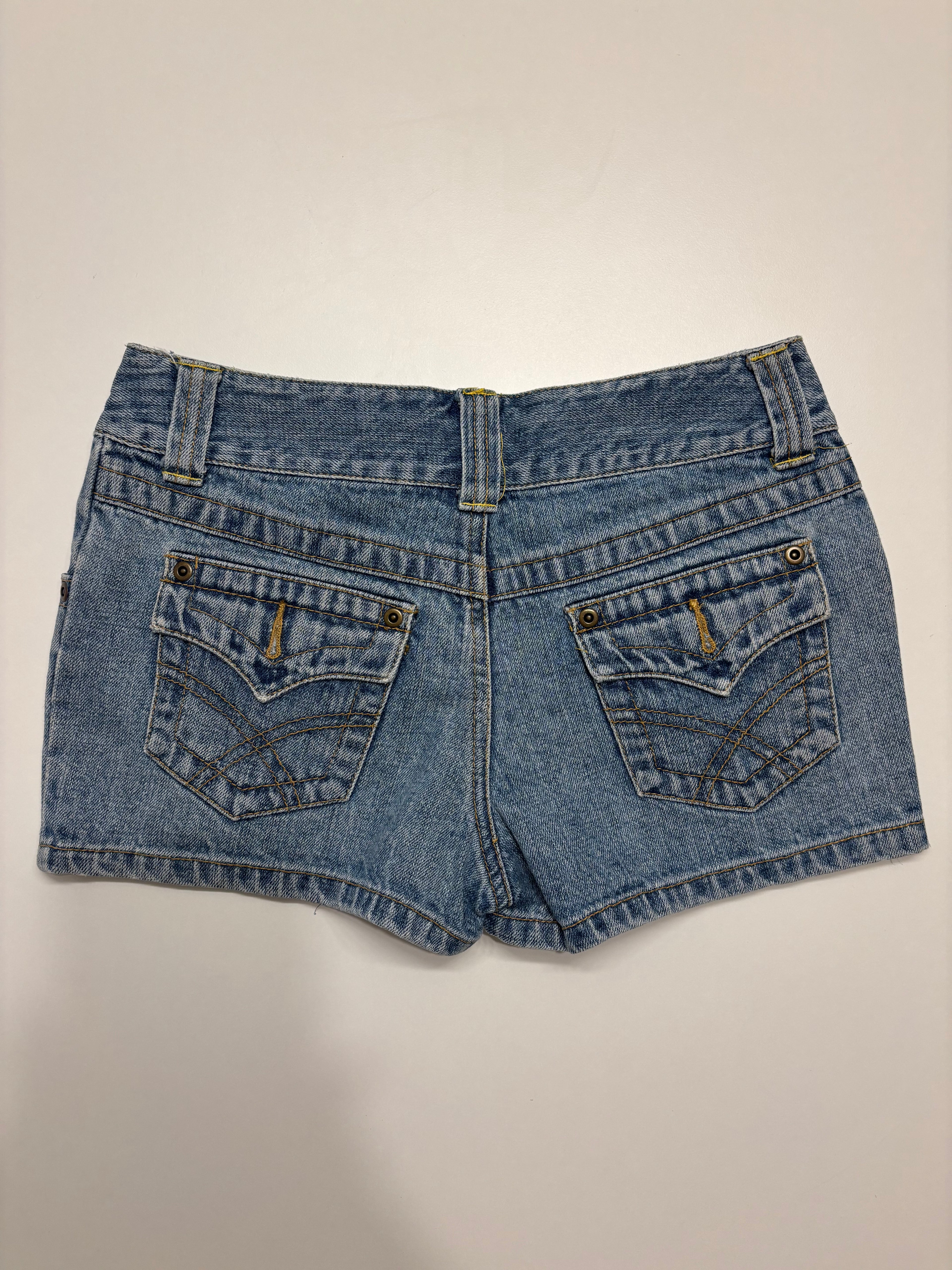 Lyseblå Denim Shorts Broderte Lommer