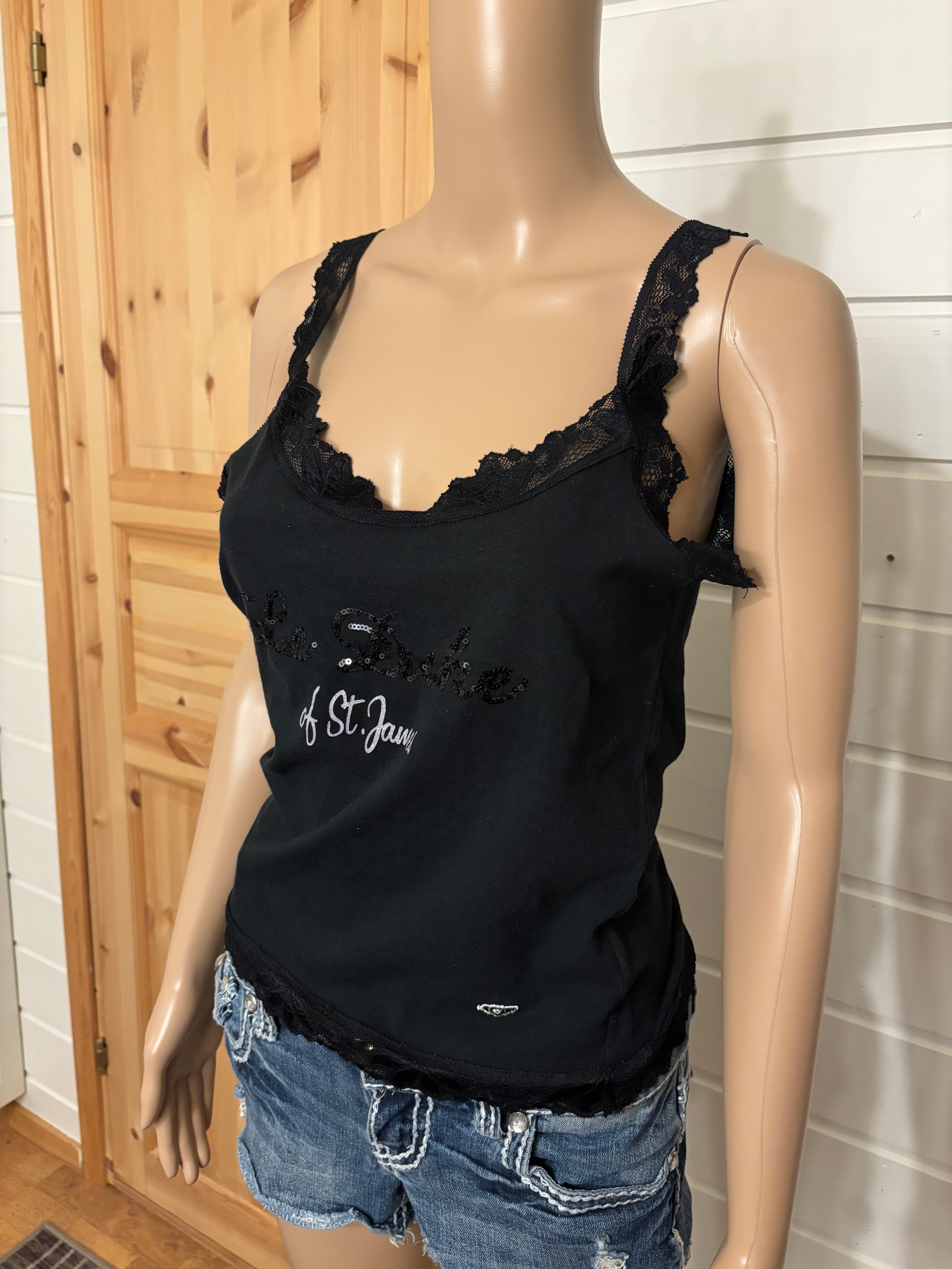 Svart Singlet Blonder