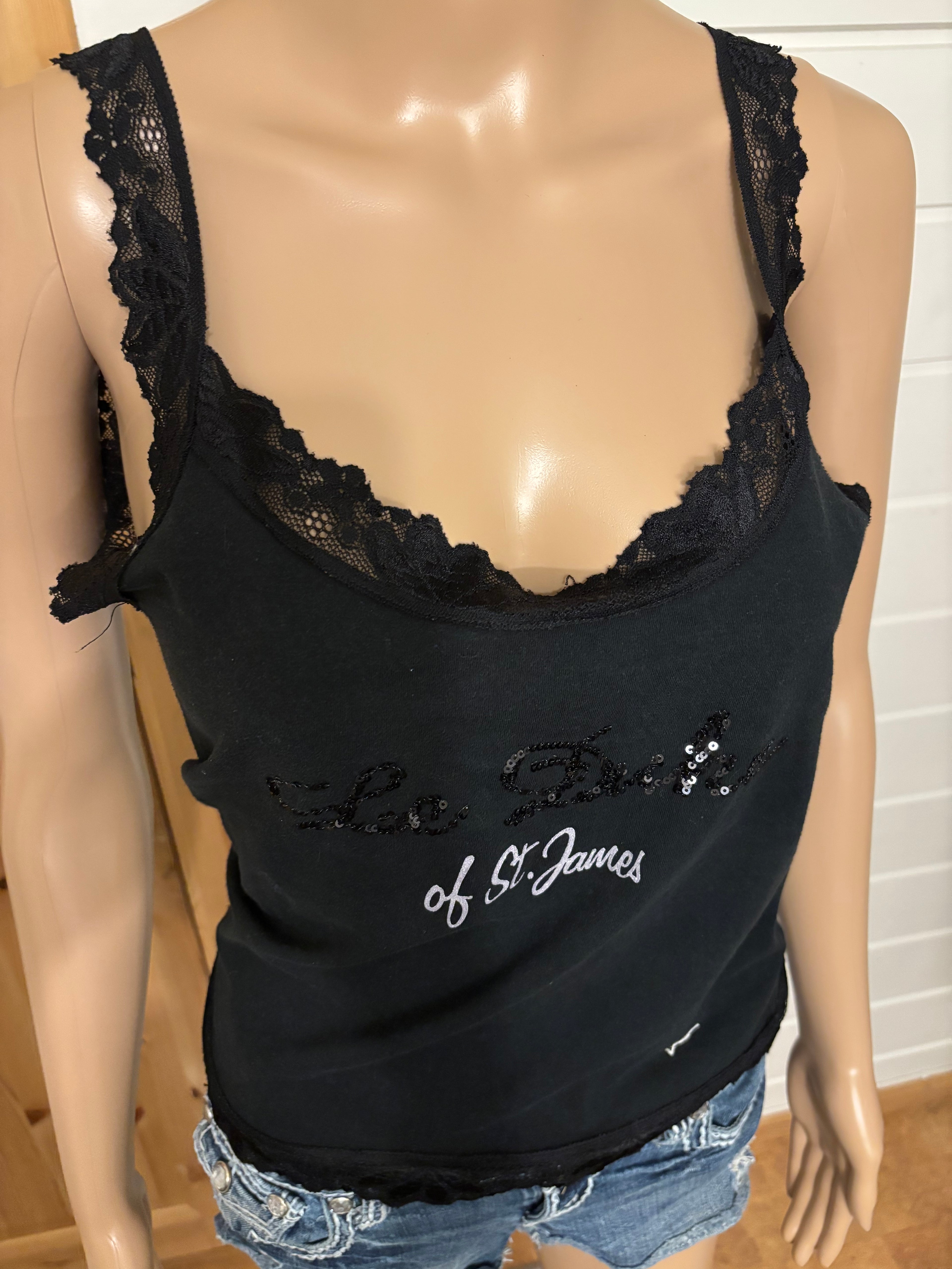 Svart Singlet Blonder