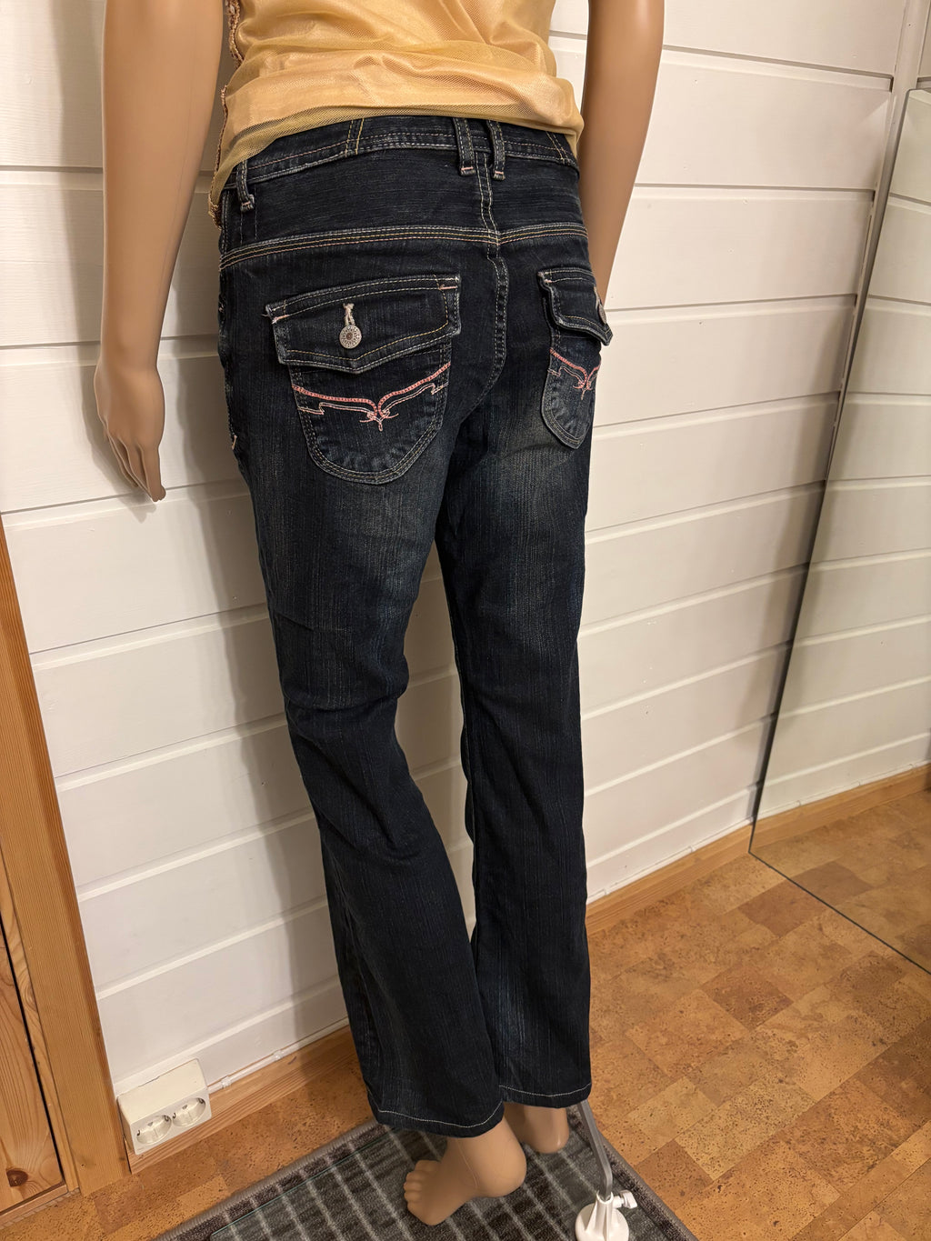 Mørkeblå Jeans Sleng Rosa Broderi