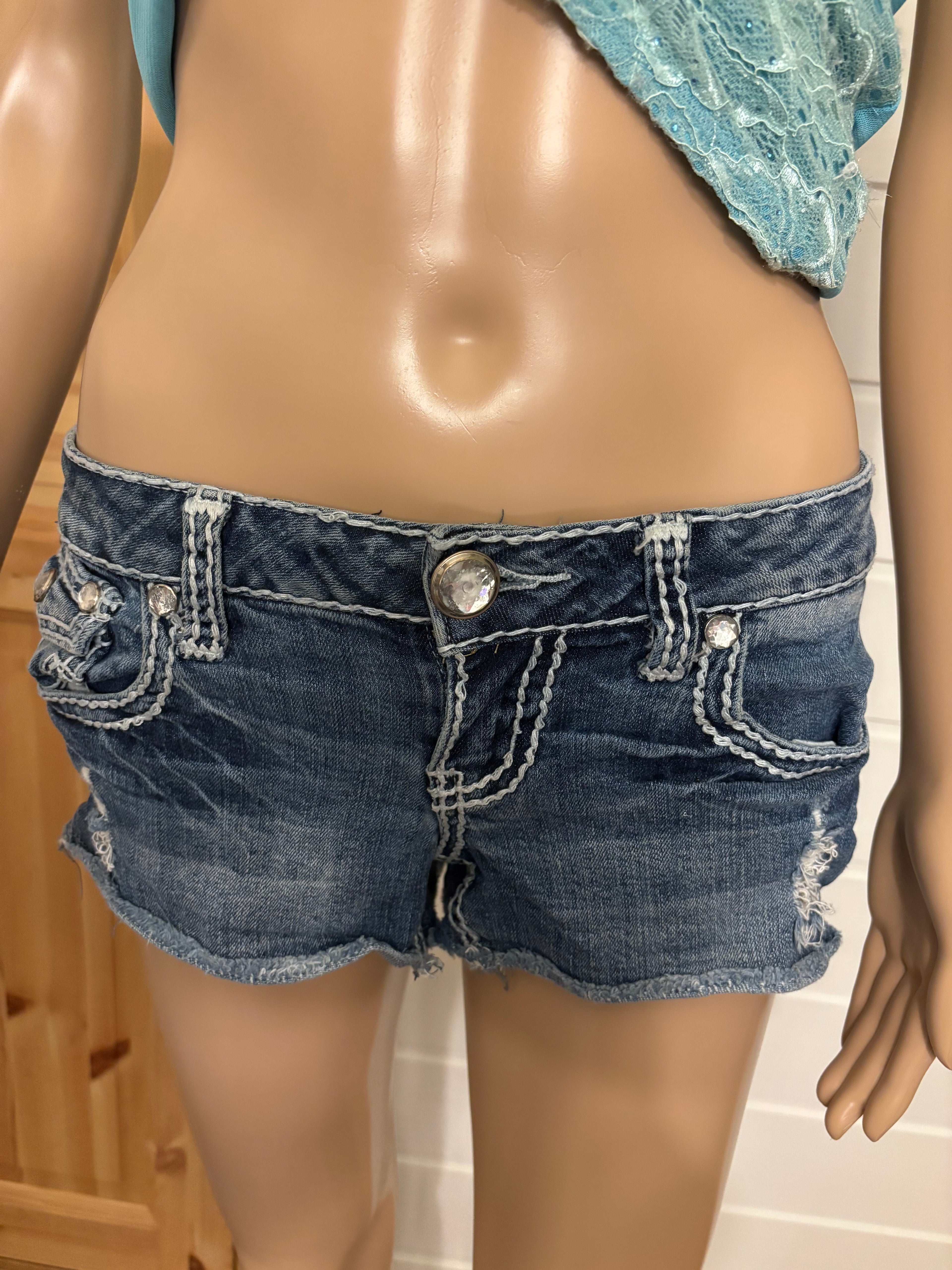 Y2K Denim Shorts Hvite Broderte Lommer