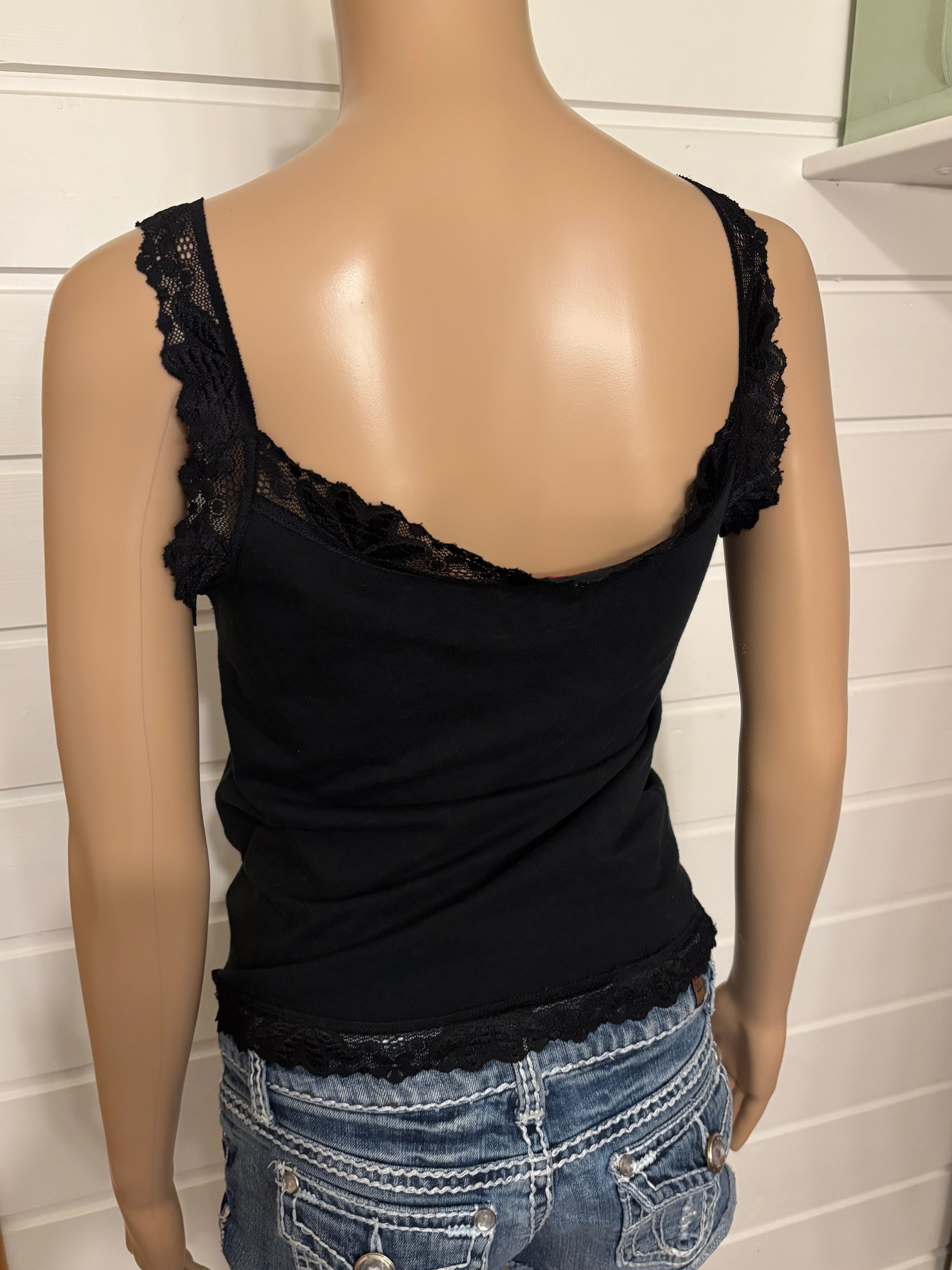 Svart Singlet Blonder