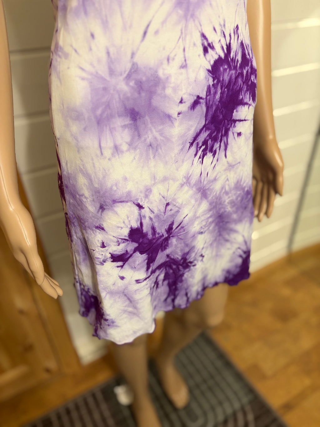 Lilla Hvit Tie Dye Halterneck Mini Kjole