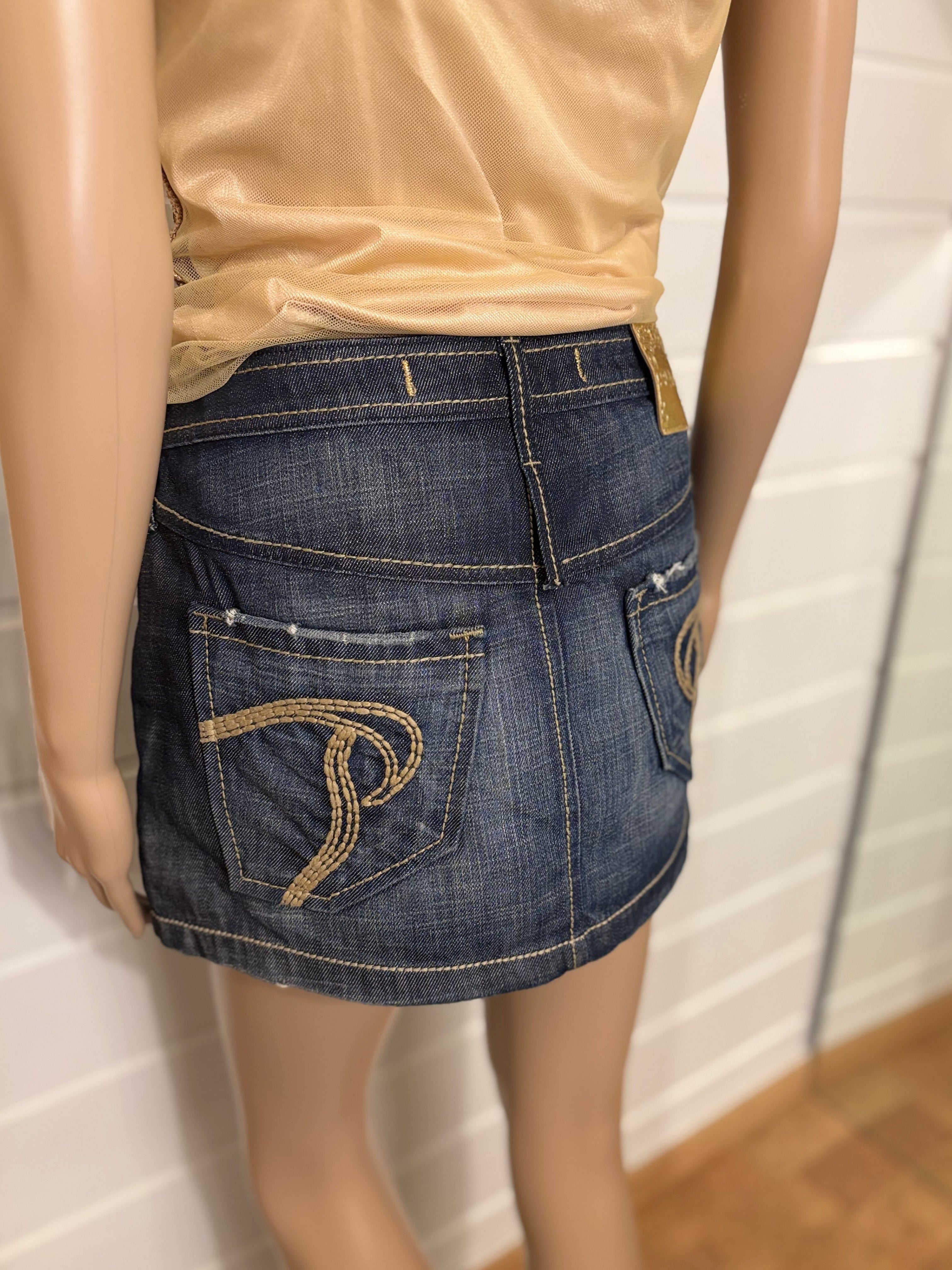 Mørkeblå Mini Denim Skjørt Gull Broderte Lommer