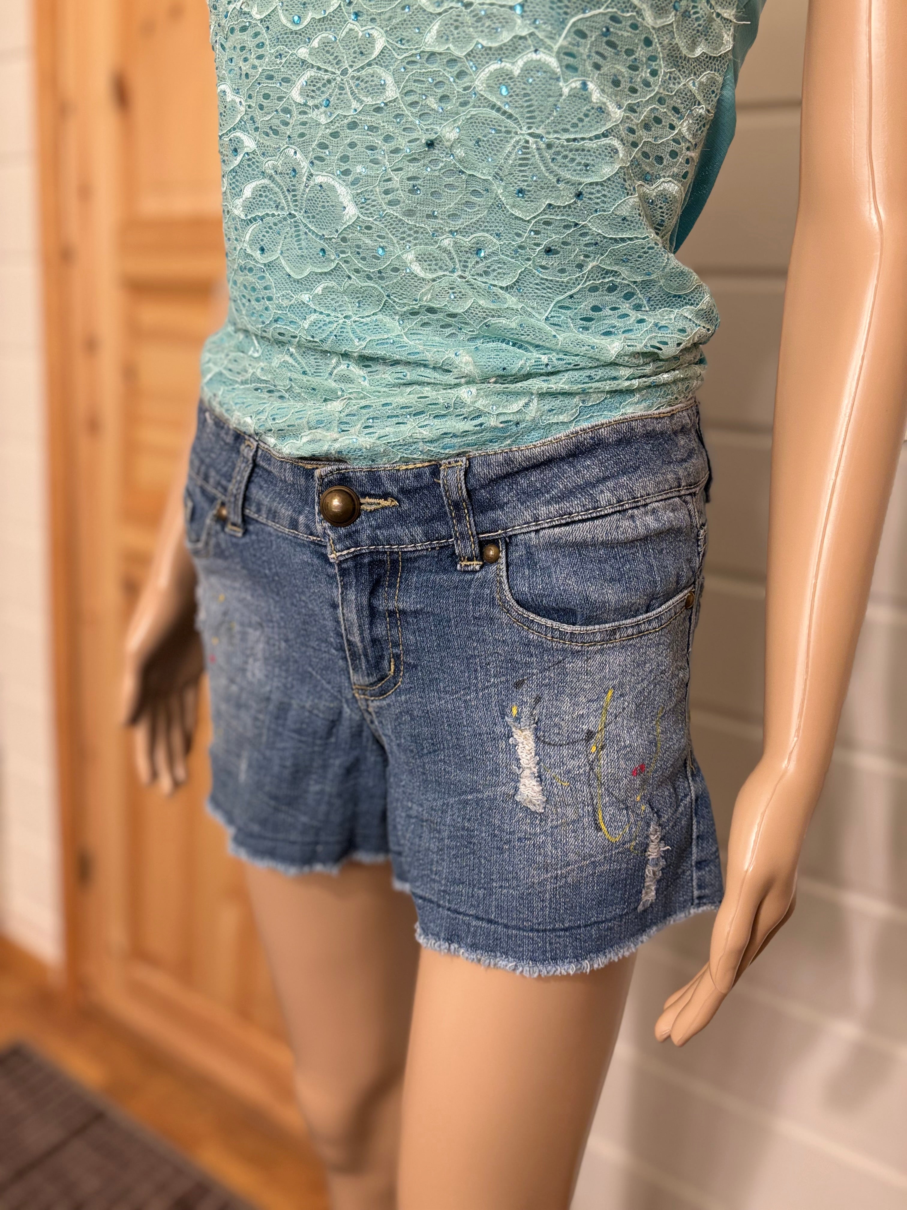 Y2K Denim Shorts Broderte Lommer