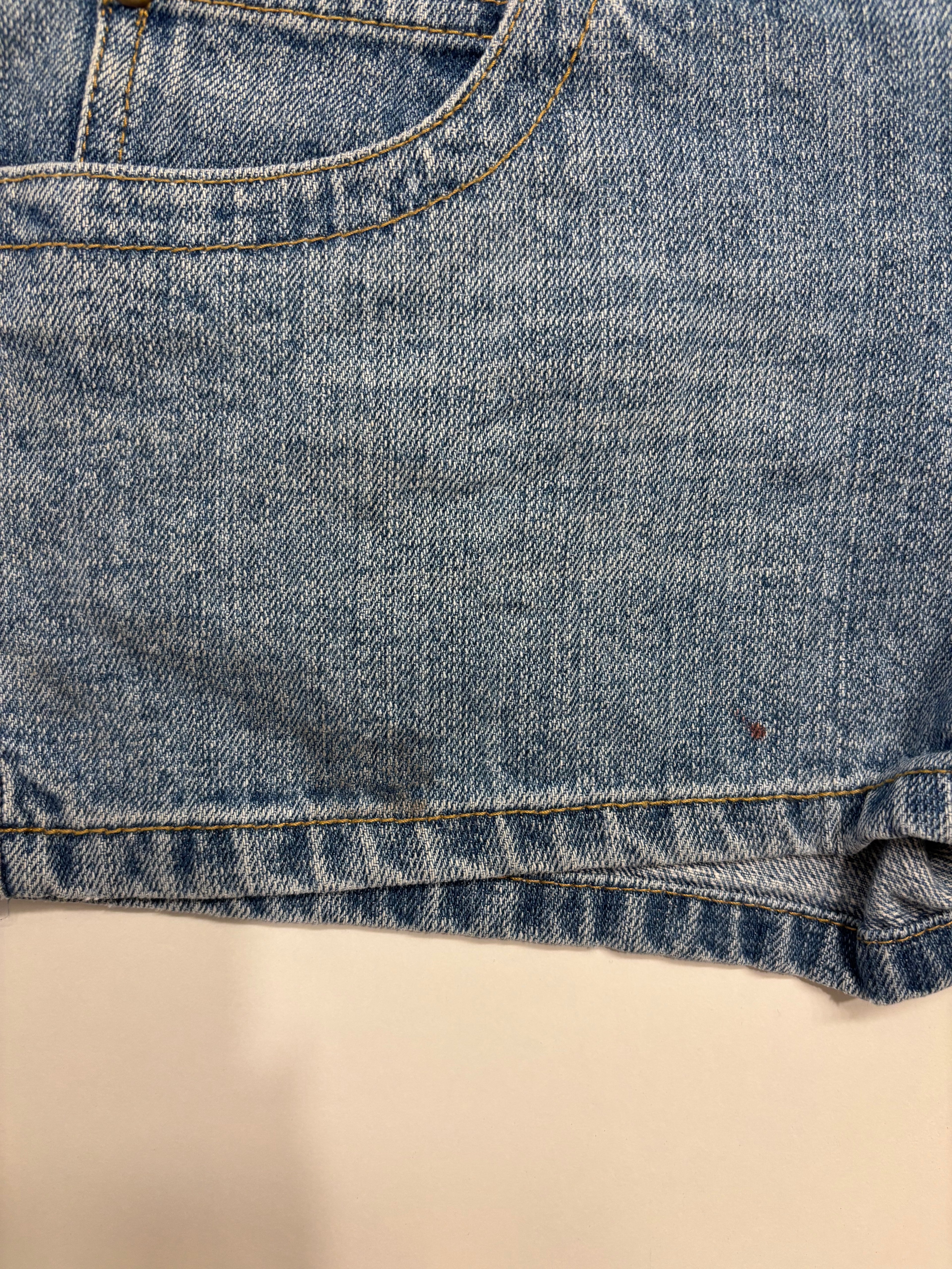 Lyseblå Denim Shorts Broderte Lommer