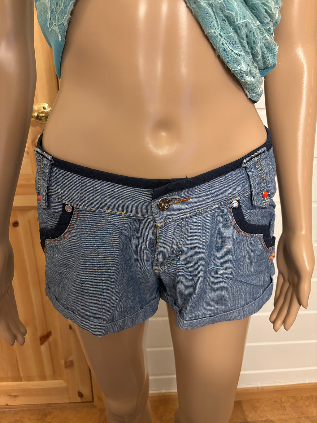 Y2K Denim Shorts Broderte Lommer