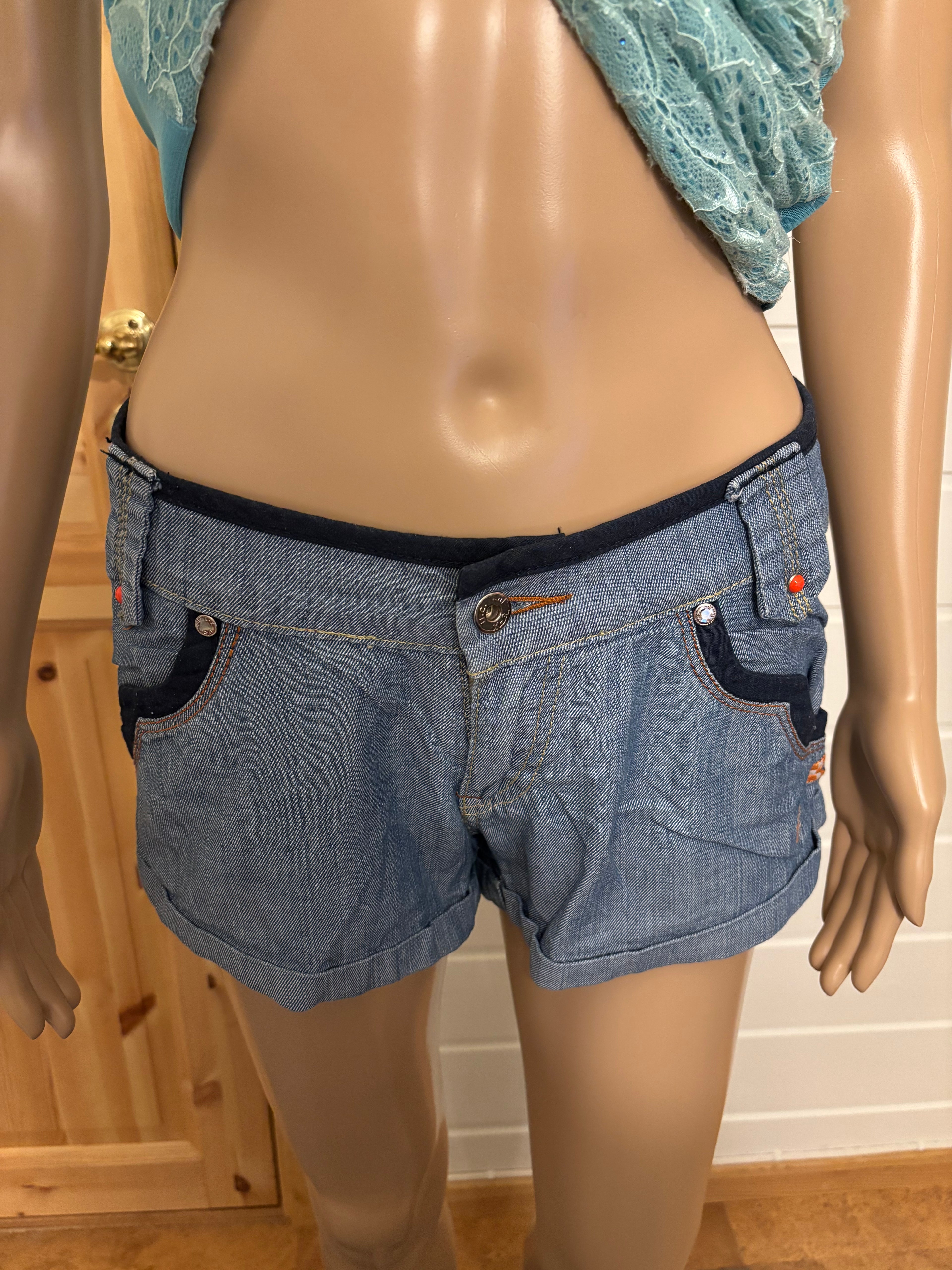 Y2K Denim Shorts Broderte Lommer