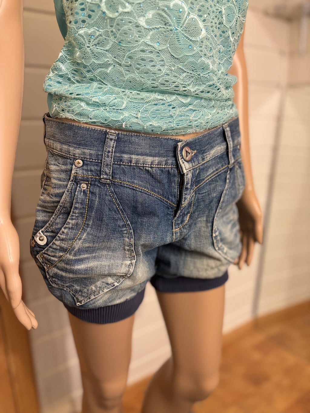 Y2K Denim Shorts Pyntede Lommer