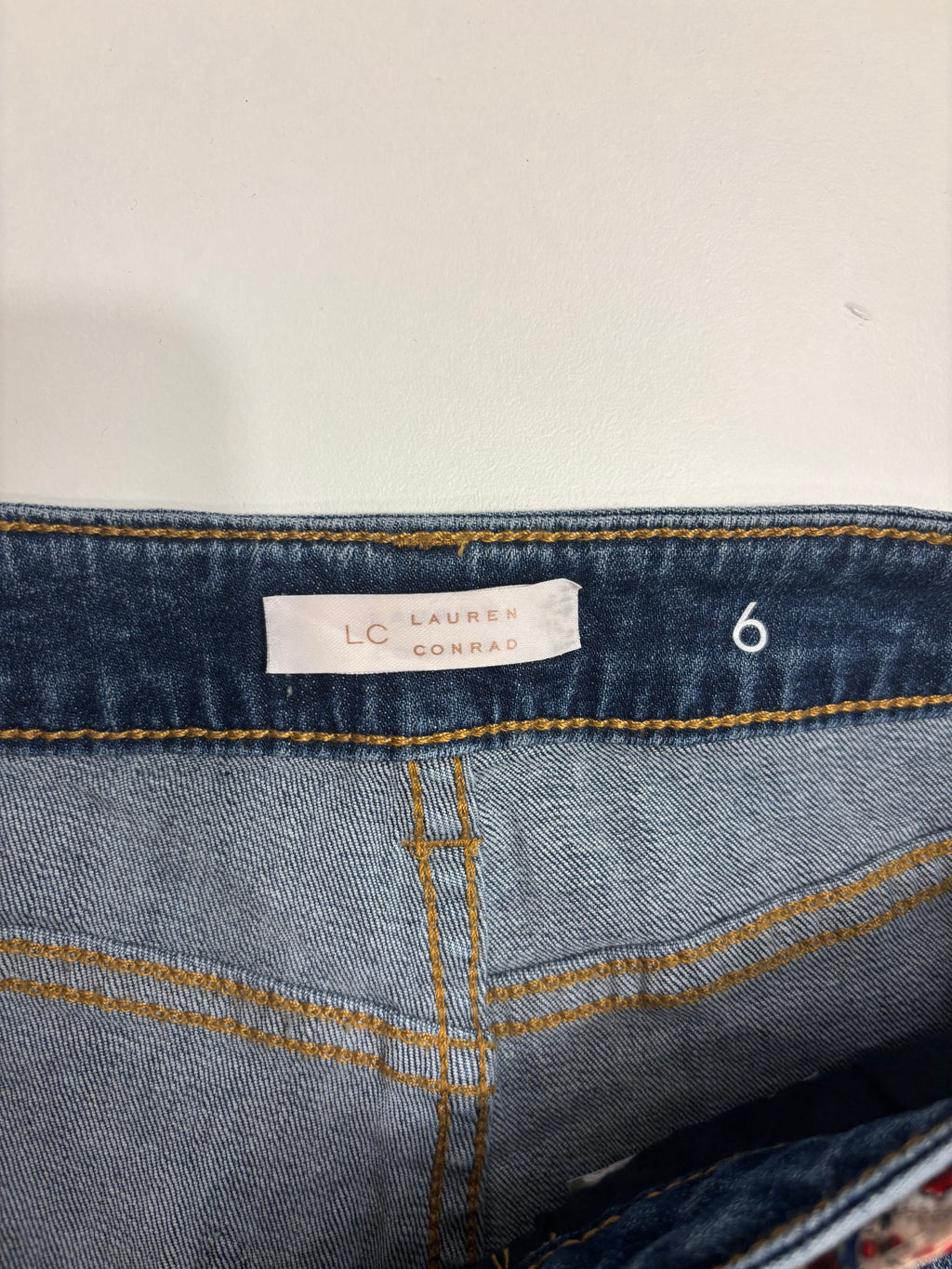 Lyseblå Denim Shorts Mørke Lommer