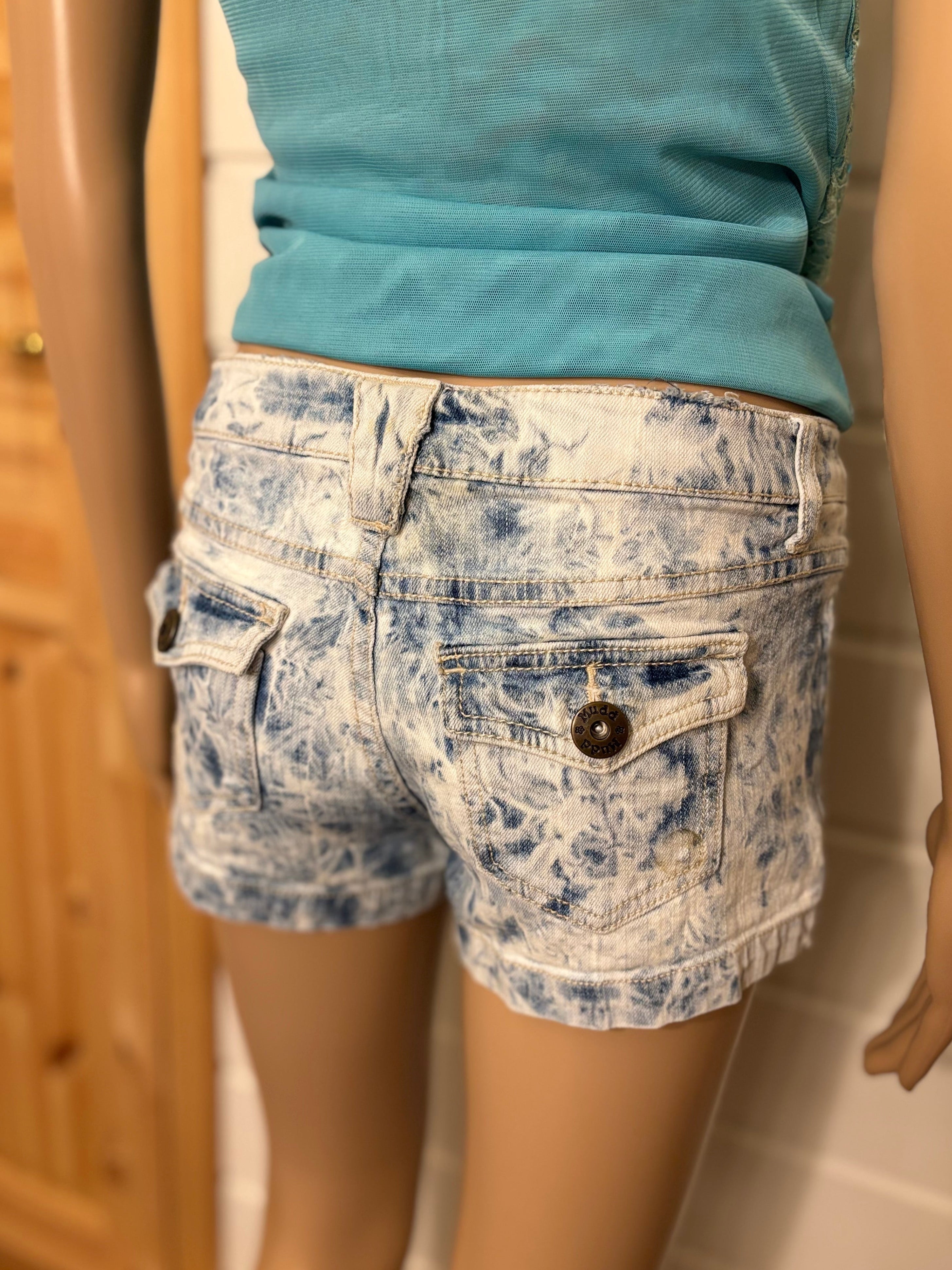 MÅLE RISE Lys Vasket Denim Shorts