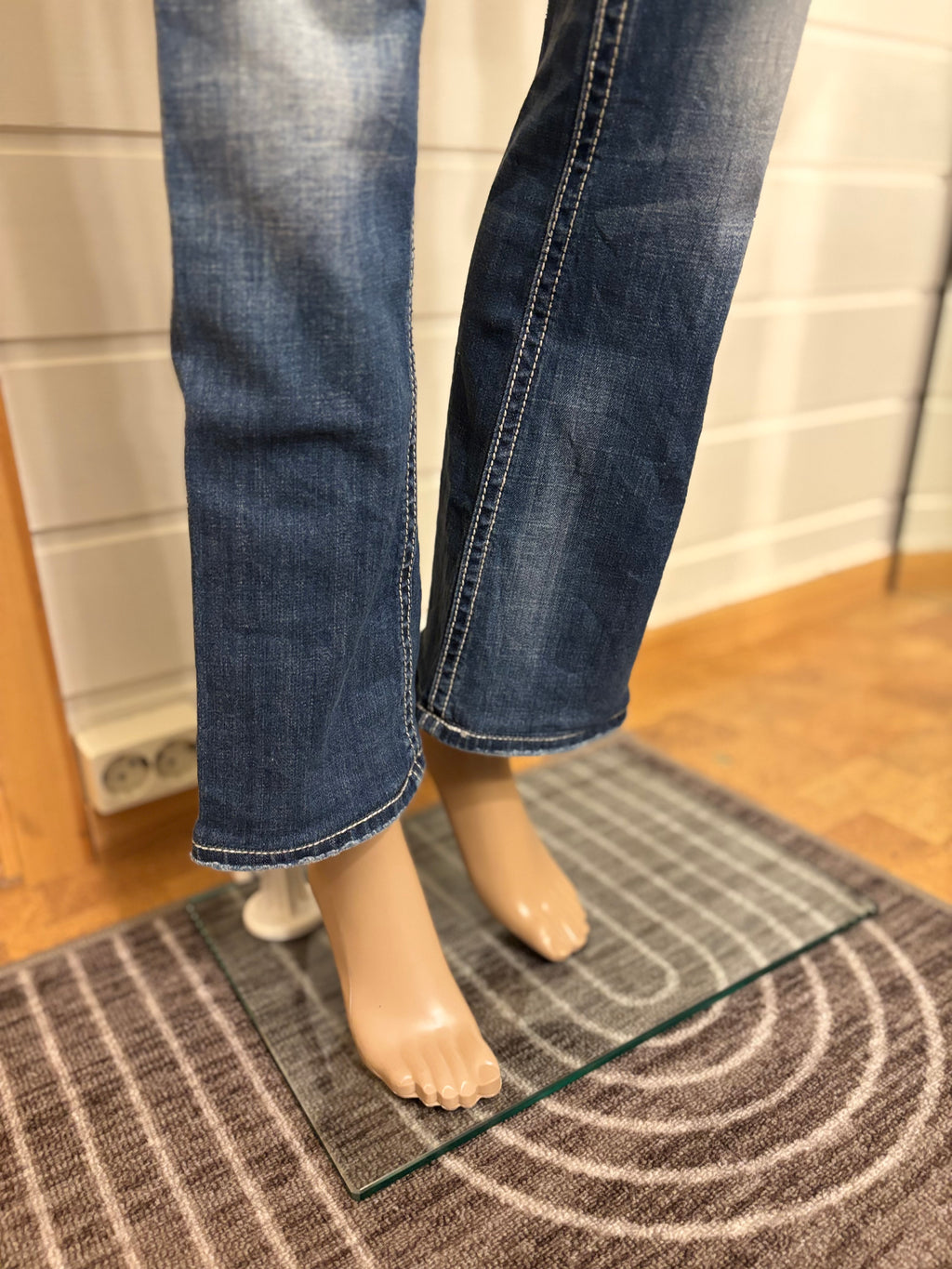 Vintage Jeans Bootcut Hvite Broderte Lommer