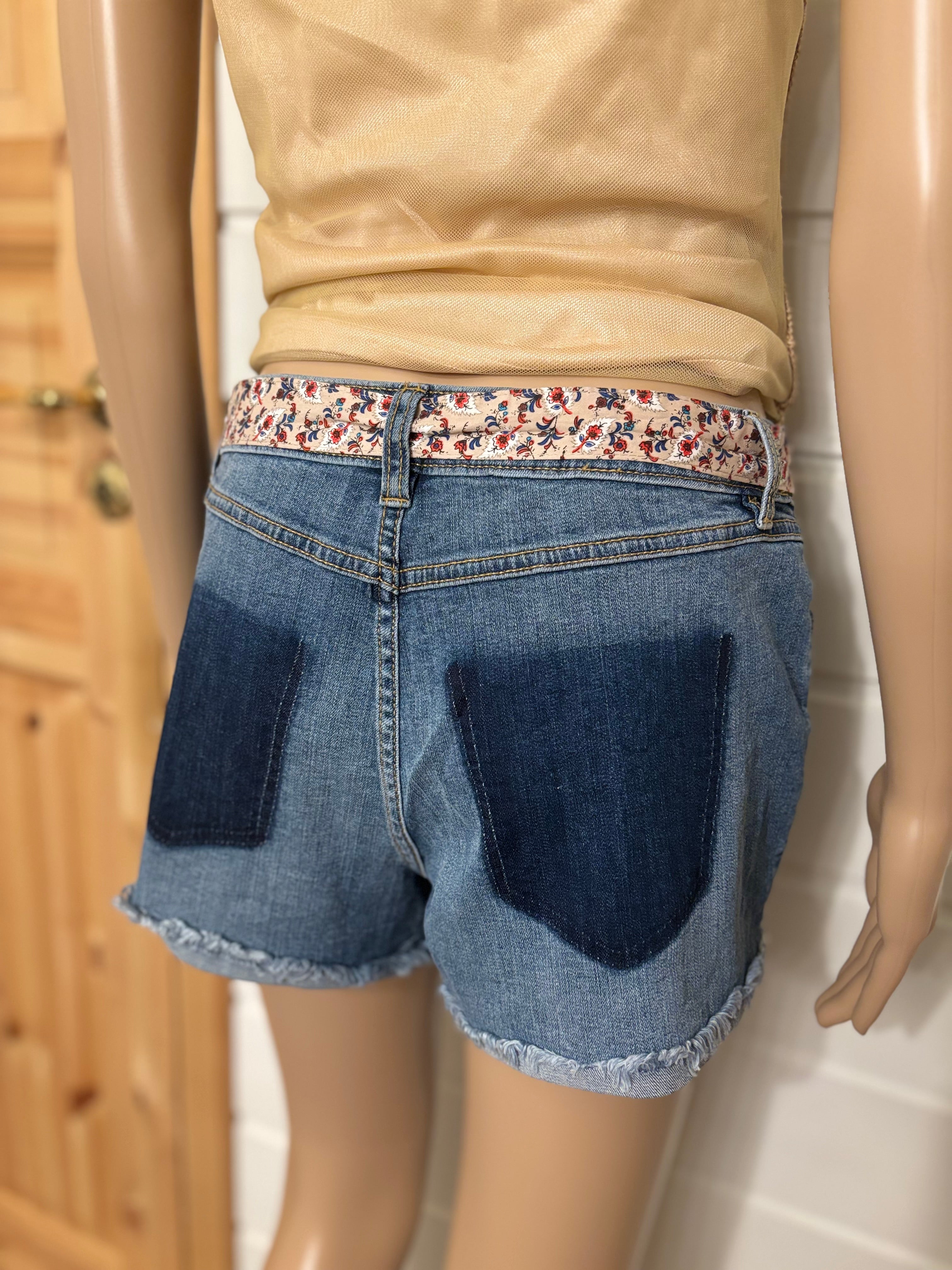 Lyseblå Denim Shorts Mørke Lommer