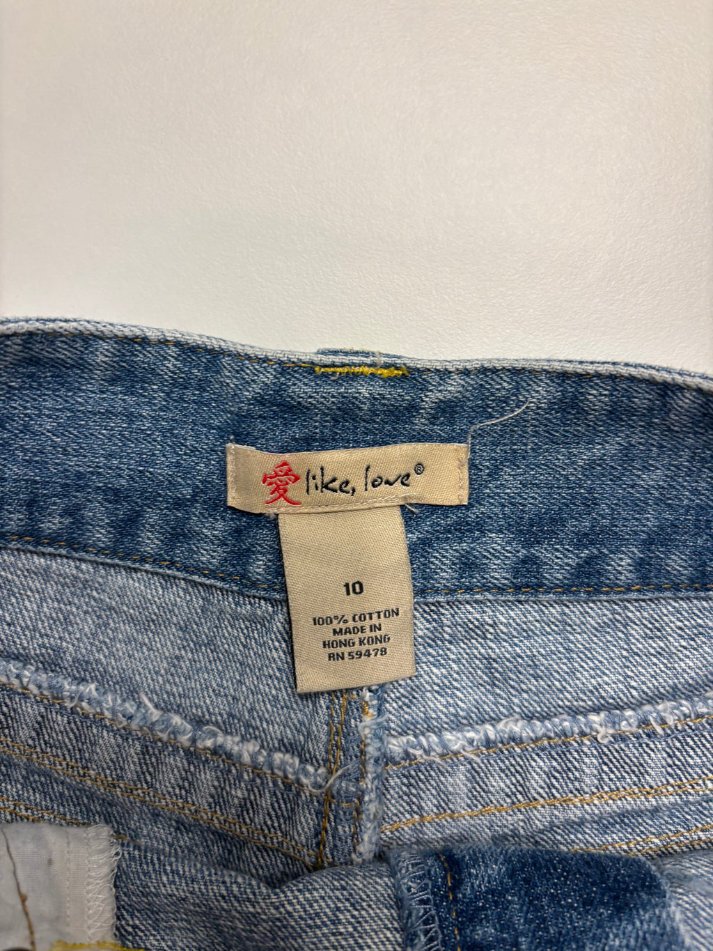Lyseblå Denim Shorts Broderte Lommer