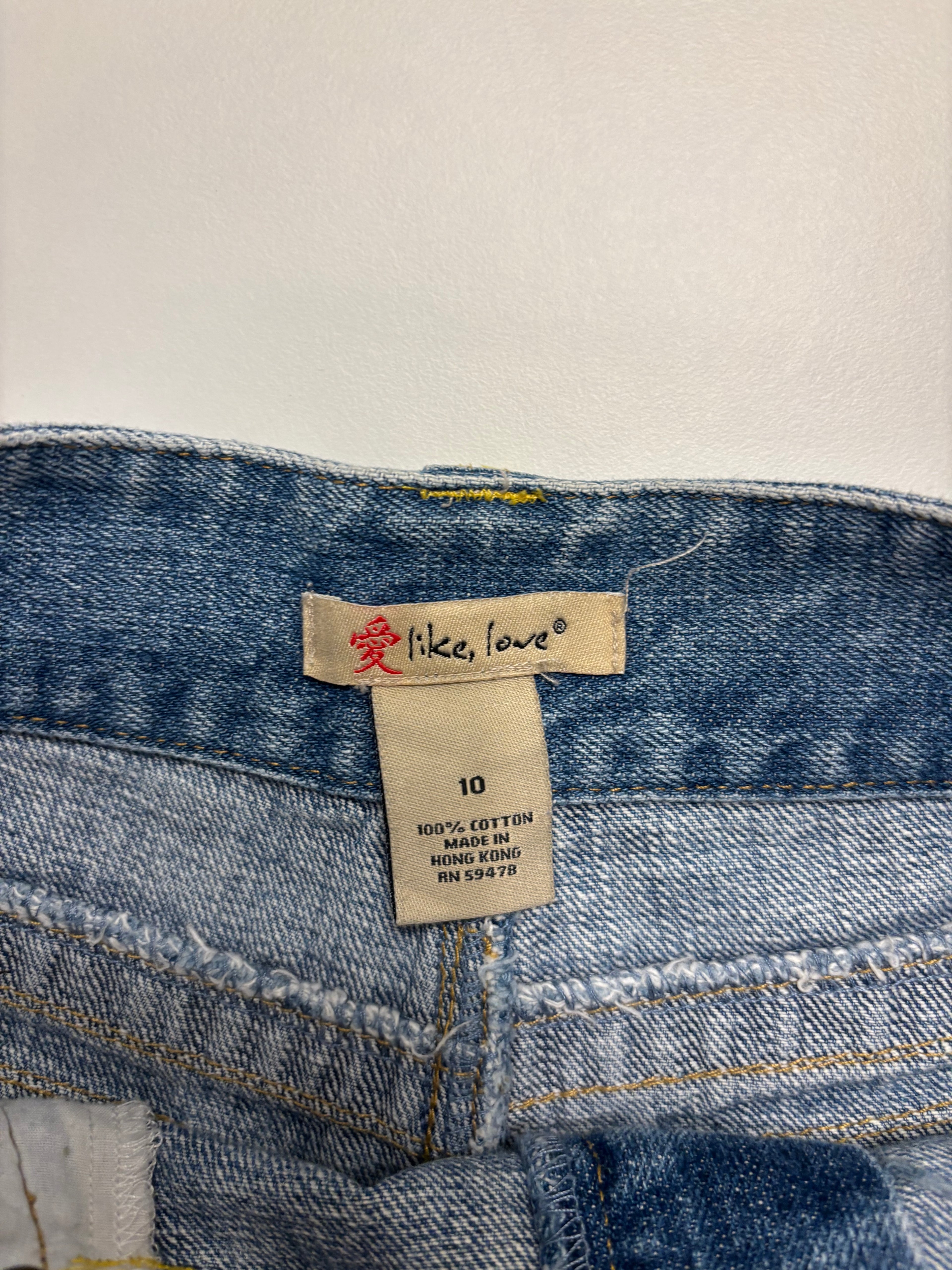 Lyseblå Denim Shorts Broderte Lommer