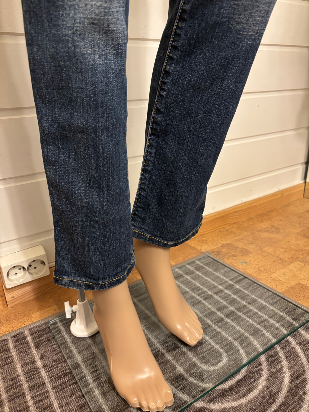 Mørkeblå Jeans Bootcut Gull Detaljer