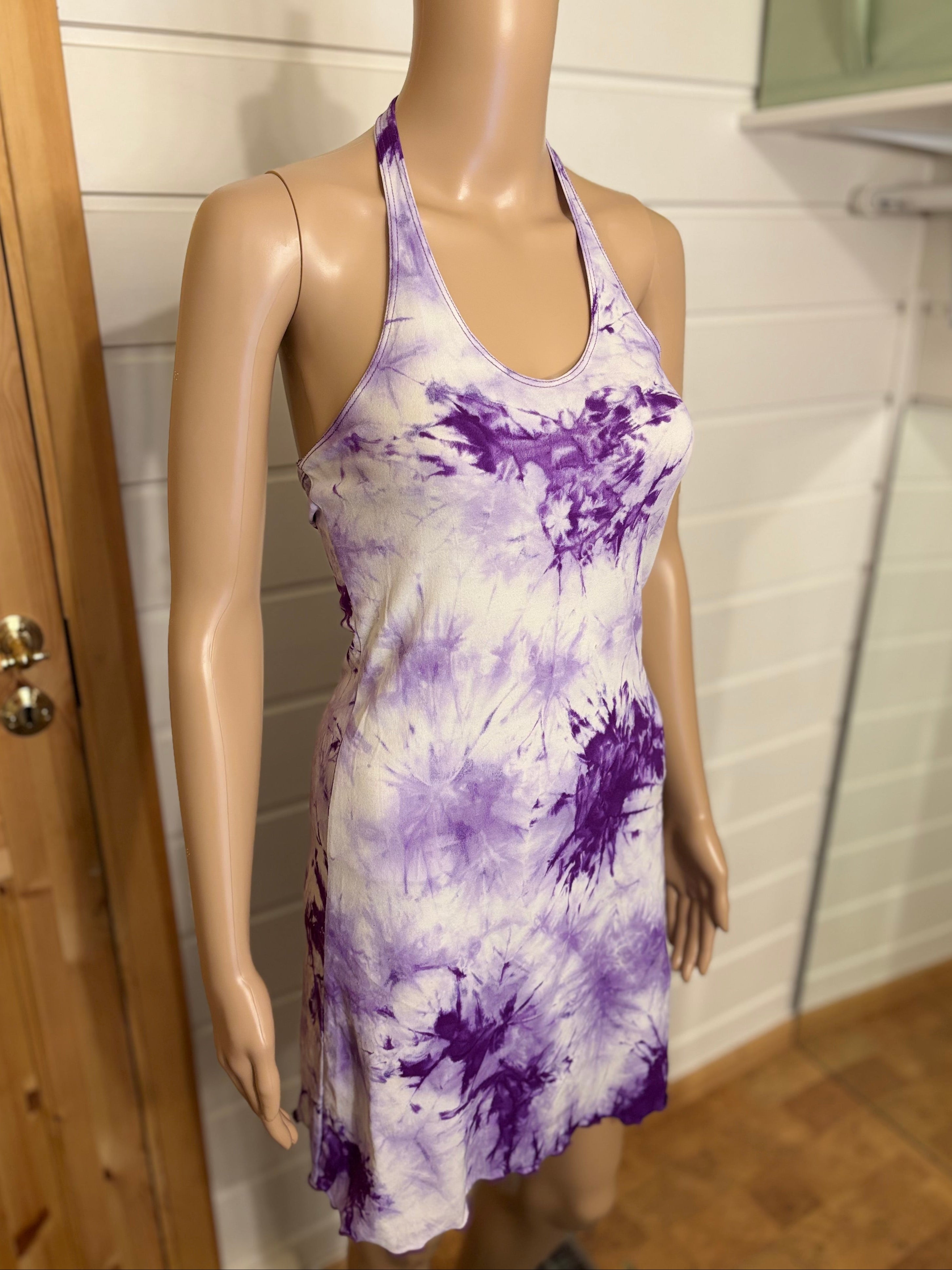 Lilla Hvit Tie Dye Halterneck Mini Kjole